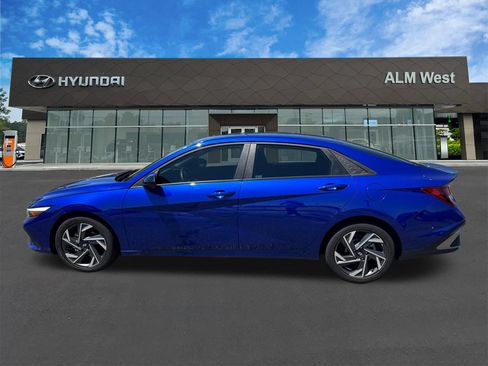 Used 2025 Hyundai Elantra Sport FWD image 8
