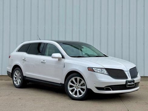 Used 2016 Lincoln MKT AWD w/ Equipment Group 201A image 9