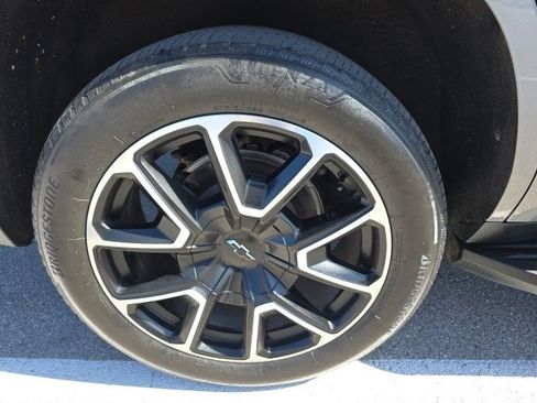Used 2023 Chevrolet Tahoe RST image 9