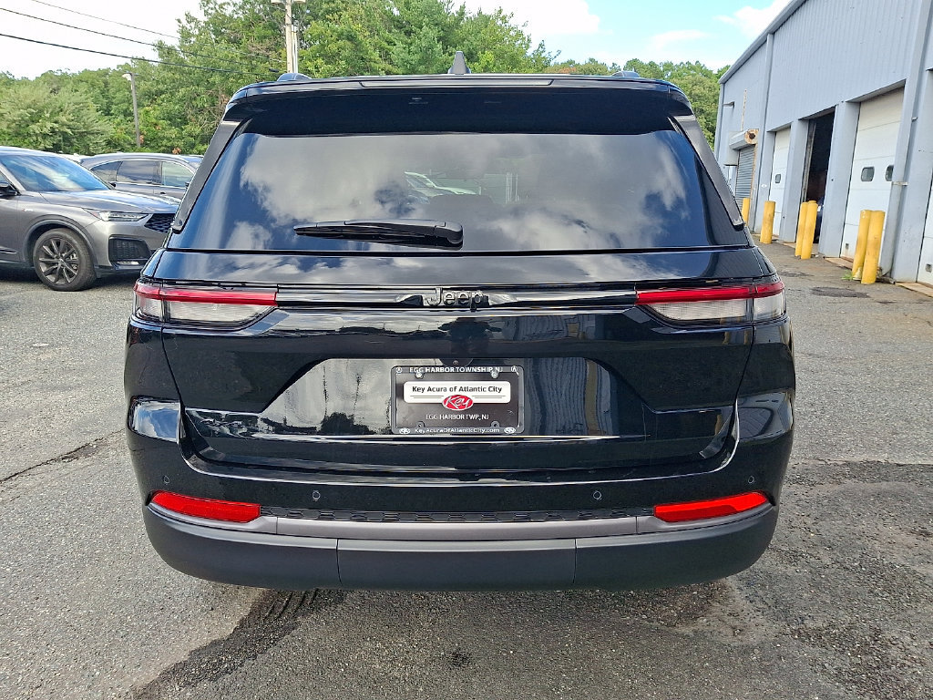 Used 2026 Jeep Grand Cherokee Limited w/ Limited Altitude Package AWD/4WD image 5