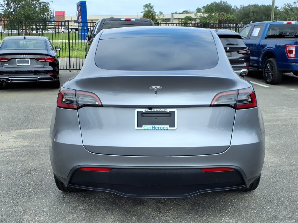 Used 2025 Tesla Model Y Long Range RWD image 6