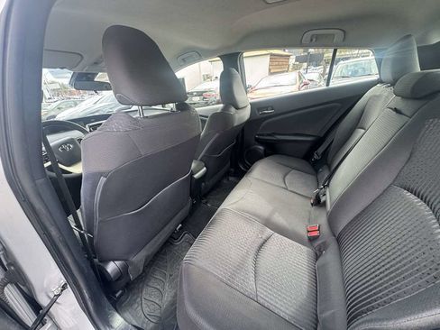 Used 2018 Toyota Prius Two image 15