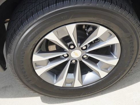 Used 2026 Chevrolet Equinox LT w/ Convenience Package II FWD image 11