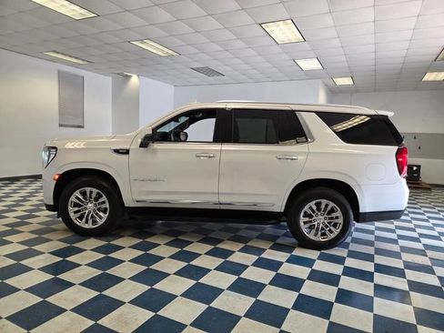 Used 2022 GMC Yukon SLT w/ SLT Premium Package RWD image 4