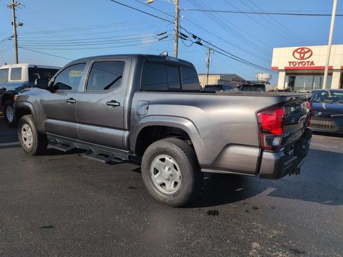 Used 2020 Toyota Tacoma SR AWD/4WD image 3