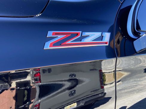 Used 2022 Chevrolet Tahoe Z71 w/ Off-Road Capability Package image 31