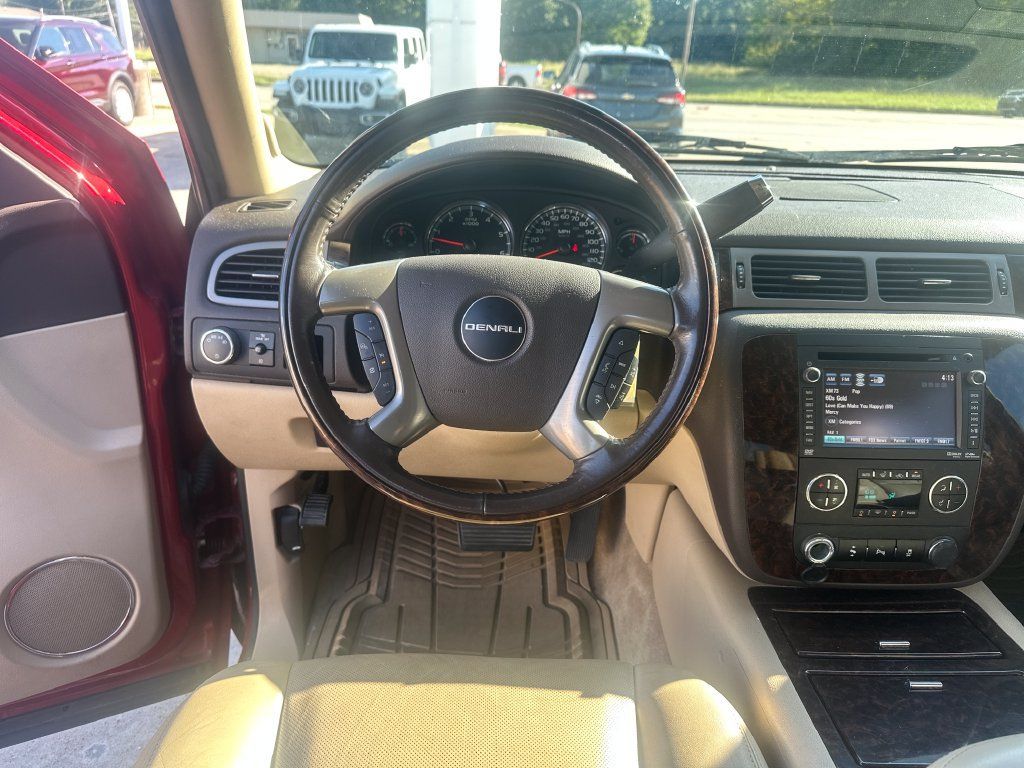 Used 2013 GMC Yukon Denali AWD/4WD image 13