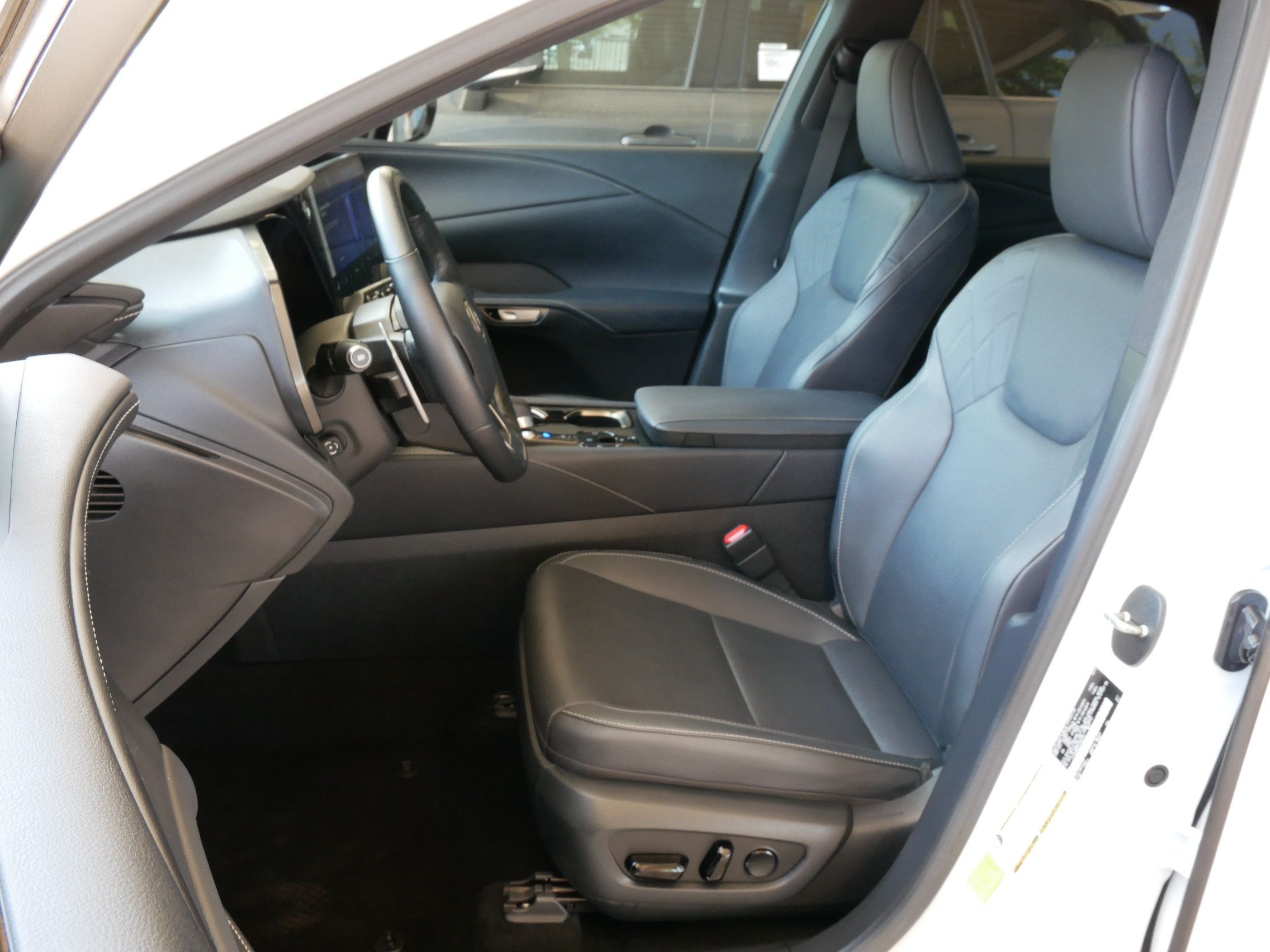 Used 2023 Lexus RX 350 Premium FWD image 2