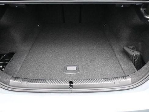 Used 2024 BMW i5 eDrive40i w/ M Sport Package RWD image 10