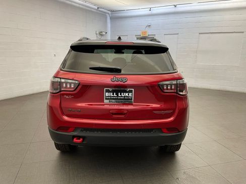 New 2026 Jeep Compass Trailhawk w/ Sun, Sound & Navigation Group AWD/4WD image 4