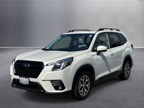 Certified 2024 Subaru Forester Premium AWD/4WD image 1