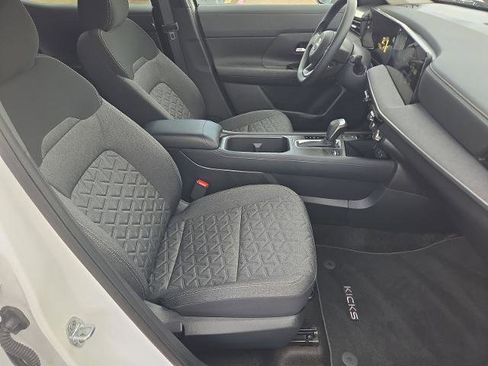 Certified 2025 Nissan Kicks SV image 22