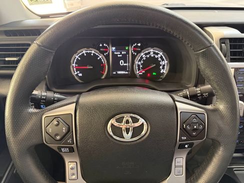 Used 2020 Toyota 4Runner Limited RWD image 12