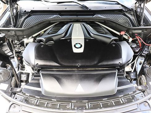 Used 2015 BMW X5 xDrive50i AWD/4WD image 56