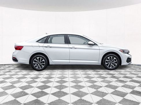 Used 2024 Volkswagen Jetta S image 9