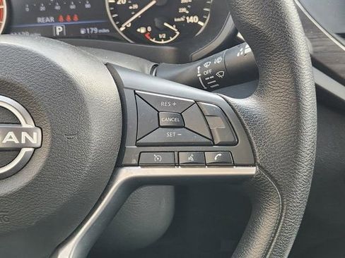 Used 2025 Nissan Altima 2.5 SV FWD image 29