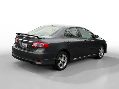 Used 2012 Toyota Corolla S image 5
