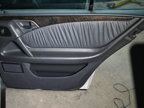 Used 1997 Mercedes-Benz E 420 image 29