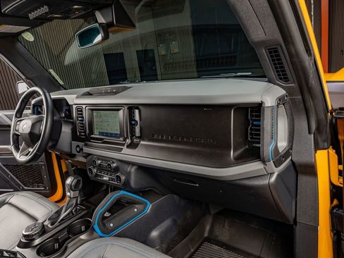 Used 2022 Ford Bronco Black Diamond image 17