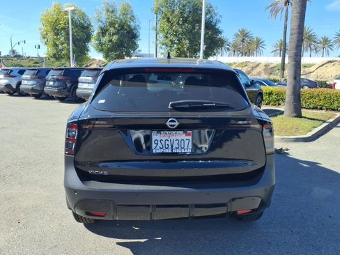 Certified 2025 Nissan Kicks SV w/ Charging Package image 7