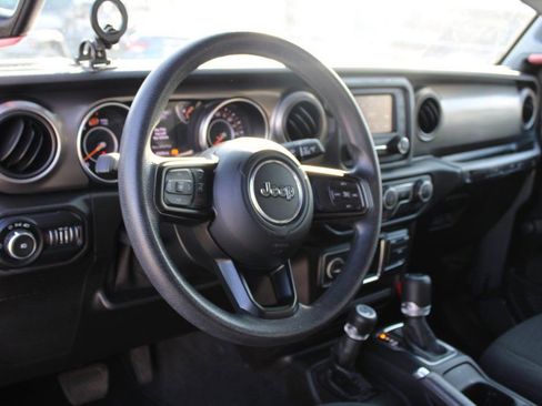 Used 2020 Jeep Wrangler Unlimited Sport image 11