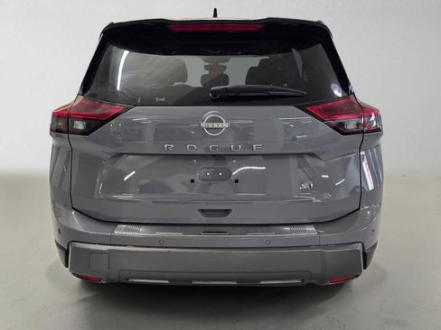 Used 2024 Nissan Rogue SL w/ SL Premium Package FWD image 4
