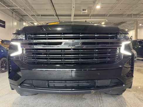 Used 2022 Chevrolet Suburban RST w/ Luxury Package AWD/4WD image 3