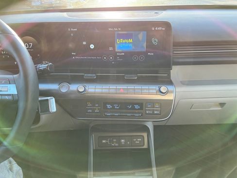 Used 2025 Hyundai Kona Limited image 26