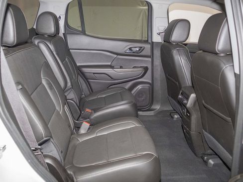 Used 2023 GMC Acadia SLT AWD/4WD image 14