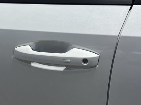 New 2026 Nissan Kicks SR w/ SR Premium Package FWD image 25
