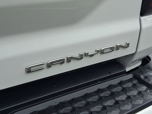 Used 2023 GMC Canyon Denali AWD/4WD image 30