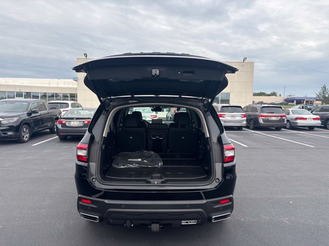 Used 2023 Honda Pilot Touring image 9