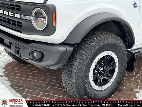 Used 2023 Ford Bronco Black Diamond w/ Sasquatch Package image 9