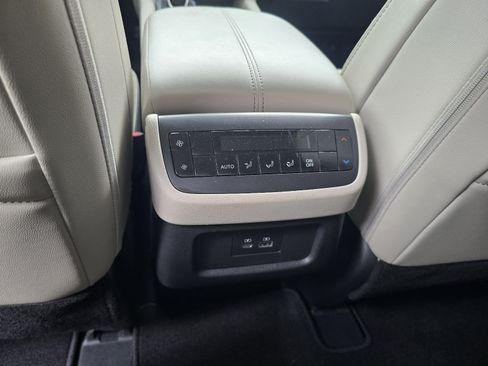 Used 2023 Nissan Pathfinder SL AWD/4WD image 24