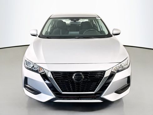 Used 2022 Nissan Sentra SV FWD image 2