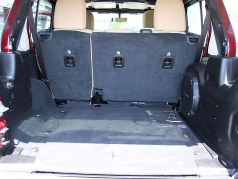 Used 2022 Jeep Wrangler Unlimited Sahara w/ LED Lighting Group AWD/4WD image 43