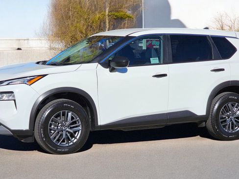 Used 2023 Nissan Rogue S image 9