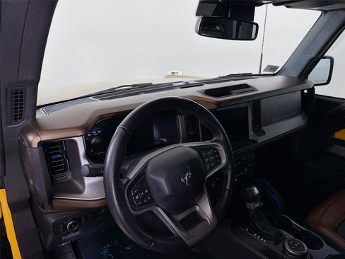 Used 2022 Ford Bronco Outer Banks image 9