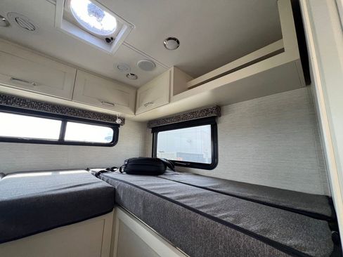 Used 2020 Mercedes-Benz Sprinter 3500 image 22