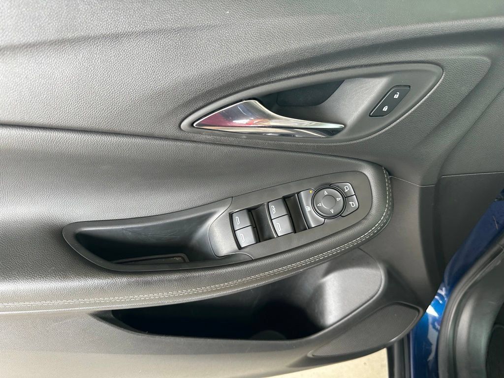 Used 2023 Buick Encore GX Select FWD image 11