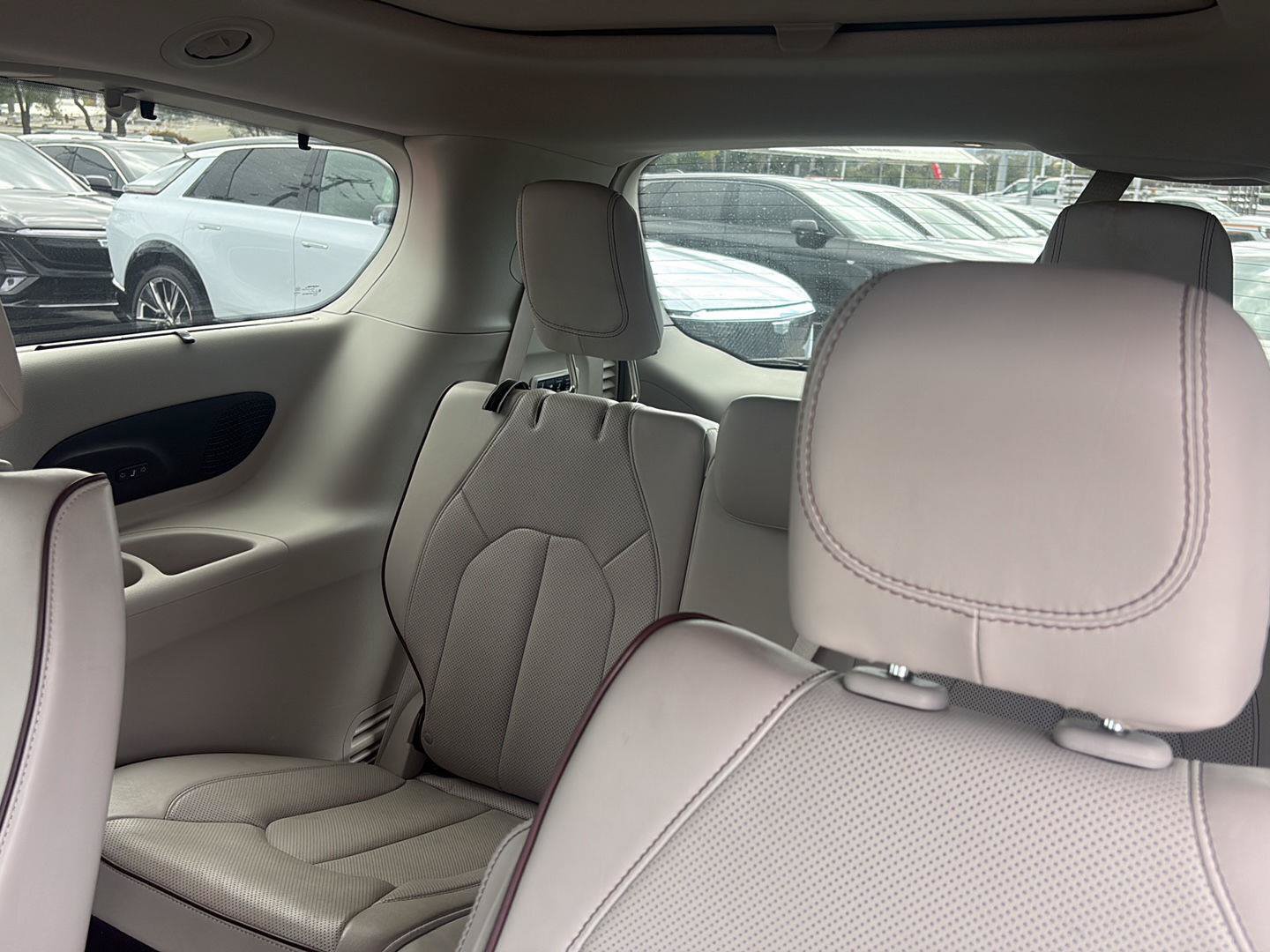 Used 2020 Chrysler Pacifica Limited FWD image 20