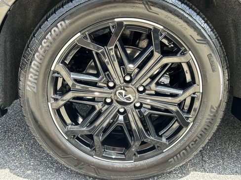 Certified 2026 INFINITI QX80 4WD image 12