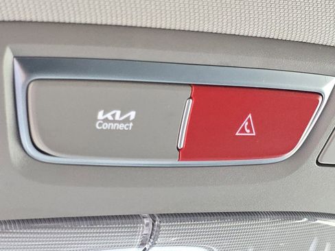 Used 2024 Kia Telluride LX FWD image 7