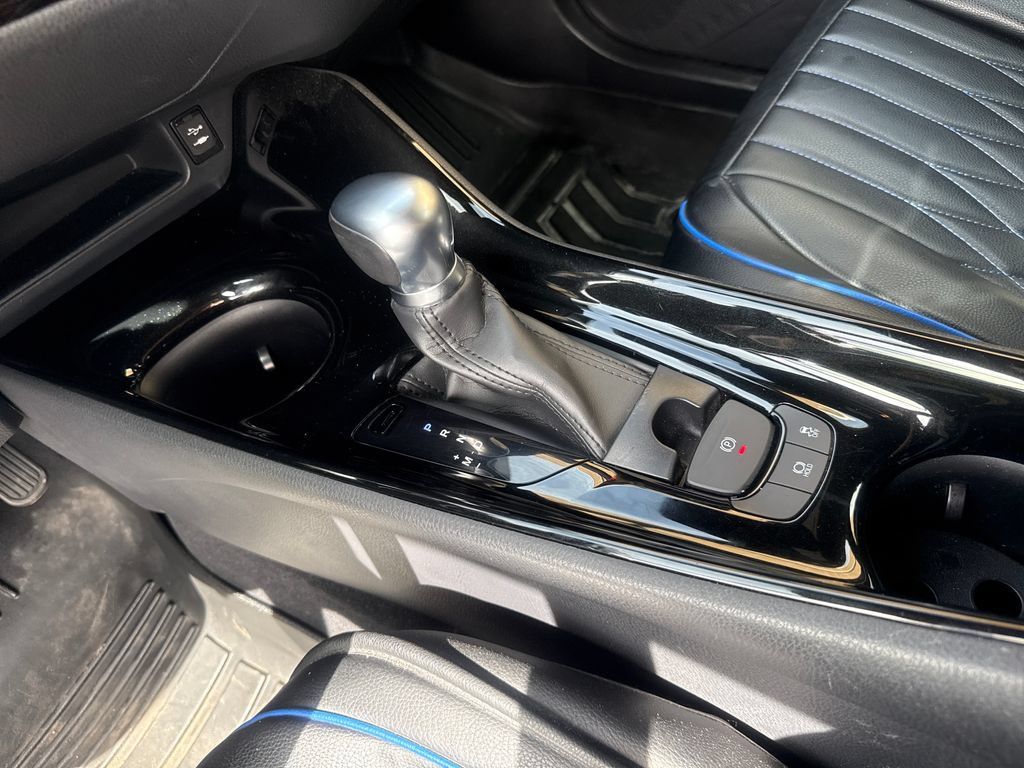 Used 2019 Toyota C-HR XLE FWD image 19
