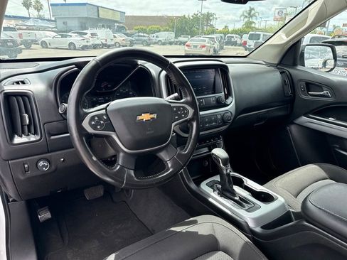 Used 2022 Chevrolet Colorado LT w/ Safety Package RWD image 9