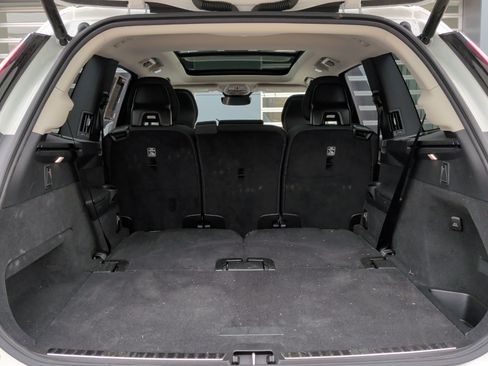 Used 2025 Volvo XC90 B6 Plus image 32