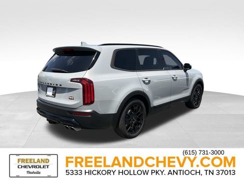 Used 2022 Kia Telluride SX w/ SX Prestige Package AWD/4WD image 3