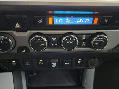 Certified 2021 Toyota Tacoma Limited AWD/4WD image 28