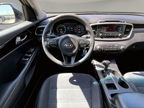 Used 2016 Kia Sorento L FWD image 9
