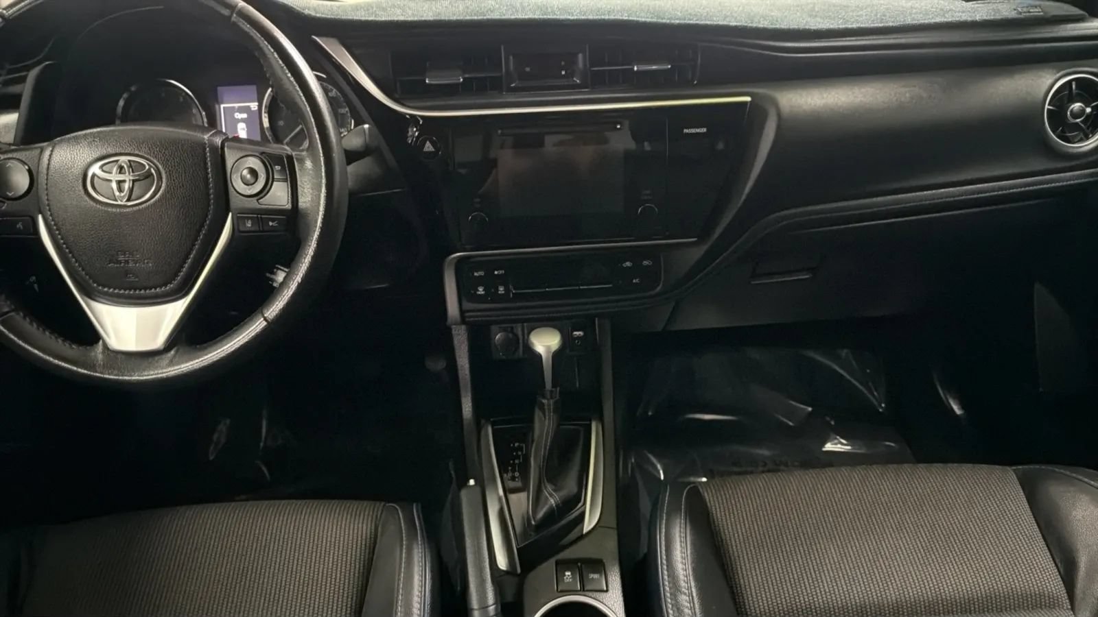 Used 2017 Toyota Corolla SE w/ Carpet Mat Package (TMS) FWD image 15
